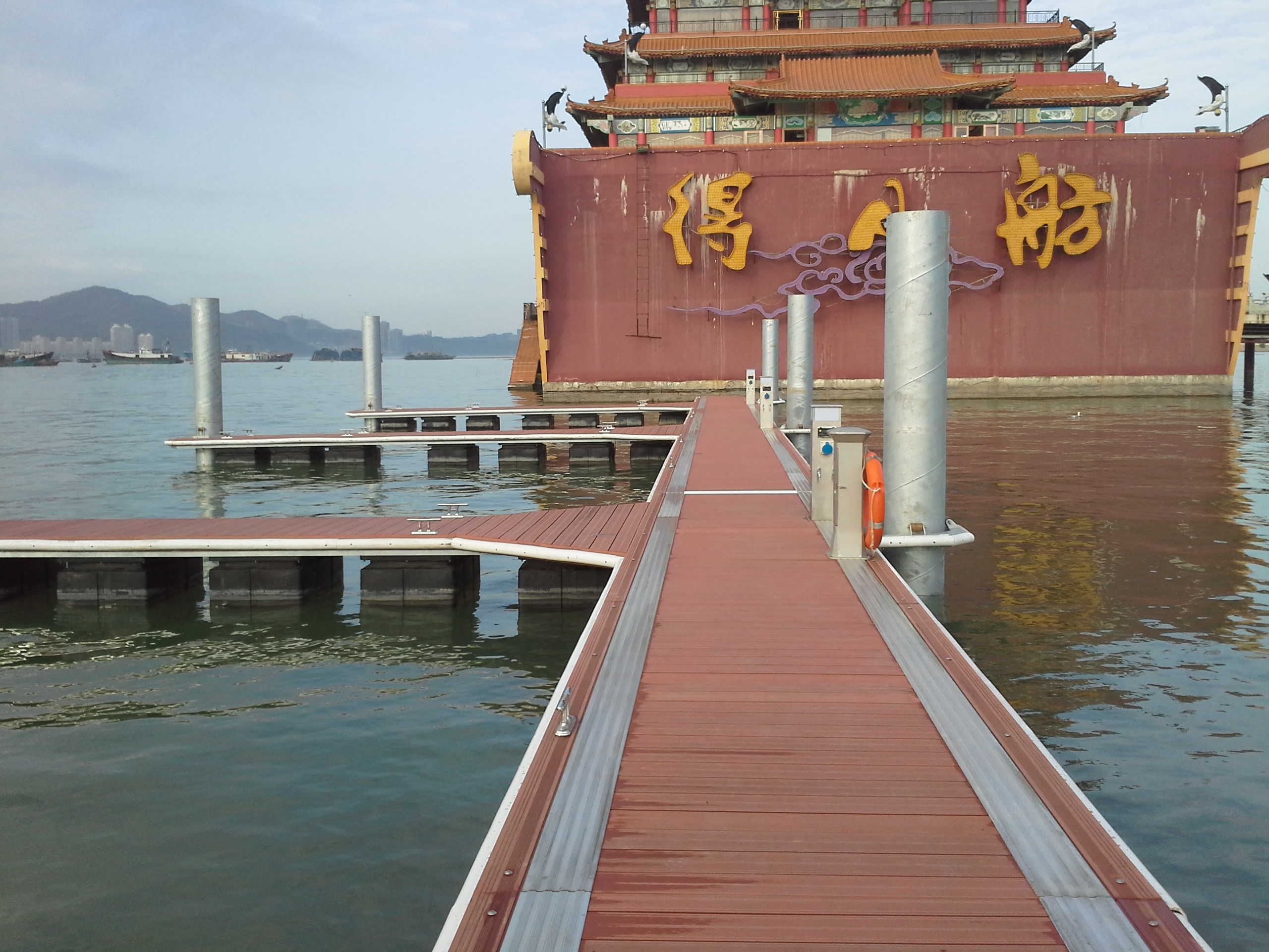 鋁合金結(jié)構(gòu)浮碼頭改造、維修，生產(chǎn)，批發(fā)，安裝